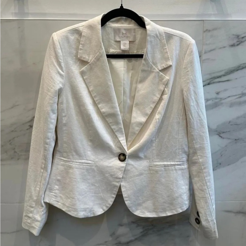 Halston Linen Blazer